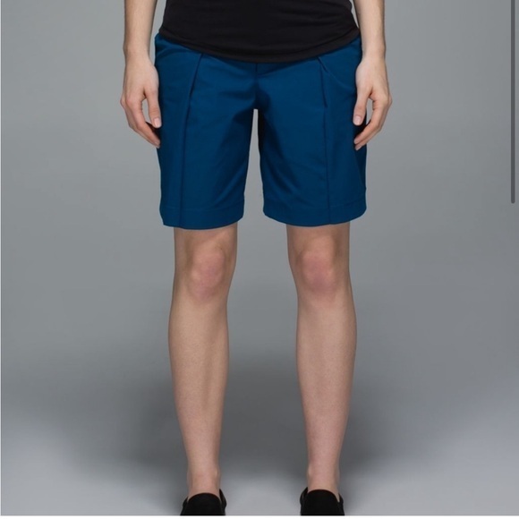 lululemon athletica Blue Women's Shorts - Picture 1 of 9